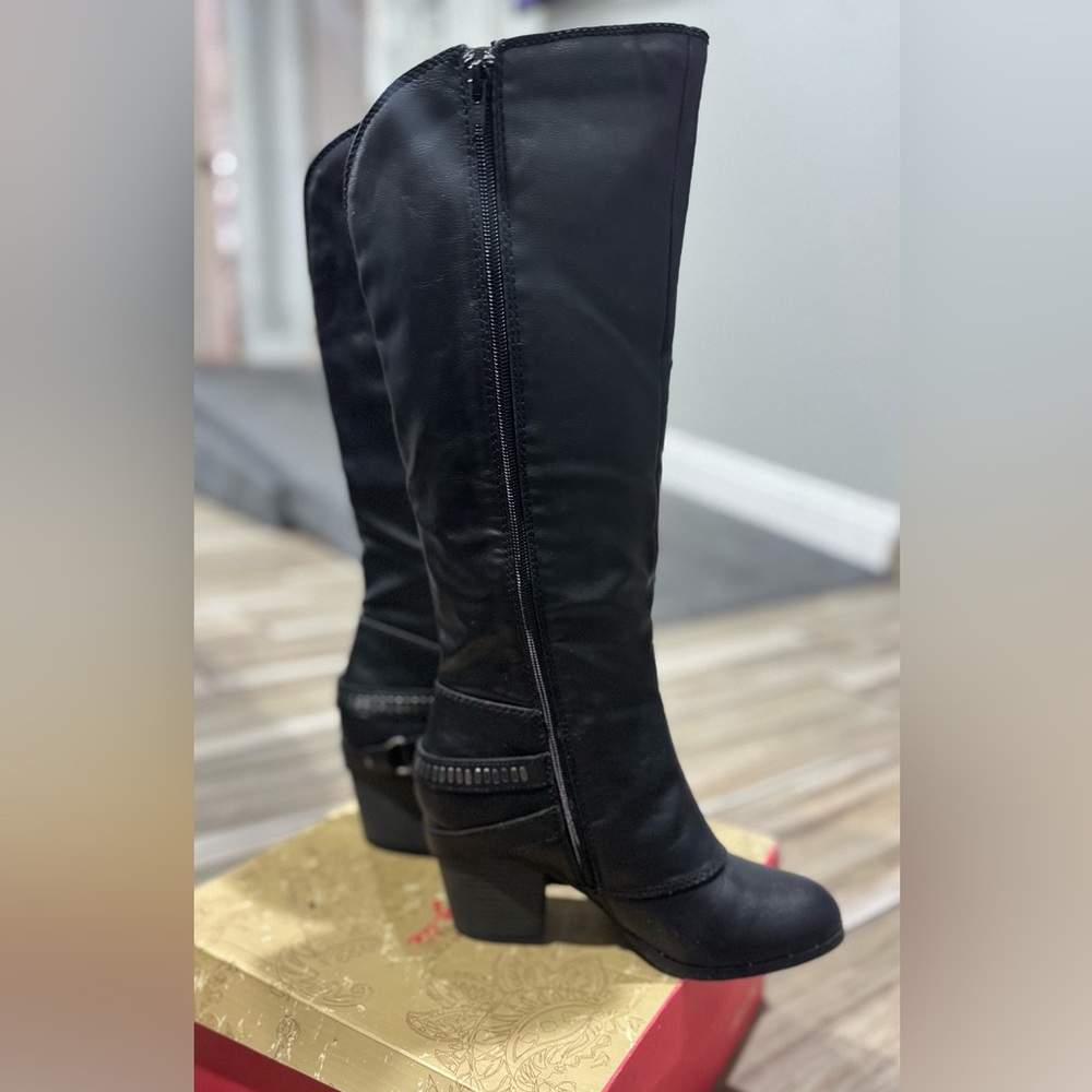 Elegant Black Knee-High Women's Boots
